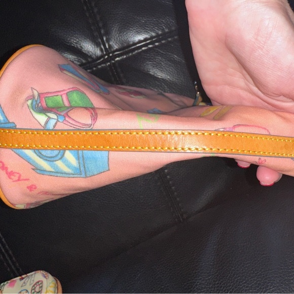 💕 Dooney & Bourke Pink Beach Print Hobo Shoulder Bag + Dooney Pouch (Two-Pieces) - Picture 12 of 16